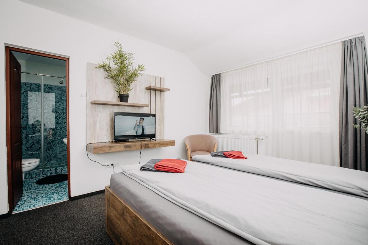 Palya Hotel Ґеорґень Екстер'єр фото